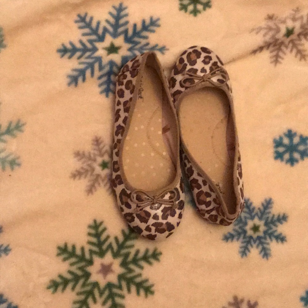 Cheetah print children’s shoe size 13.